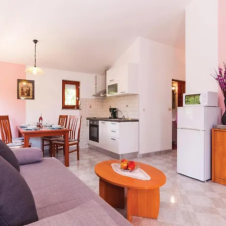 1 Bedroom Cozy In *