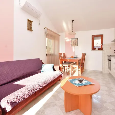 1 Bedroom Cozy In