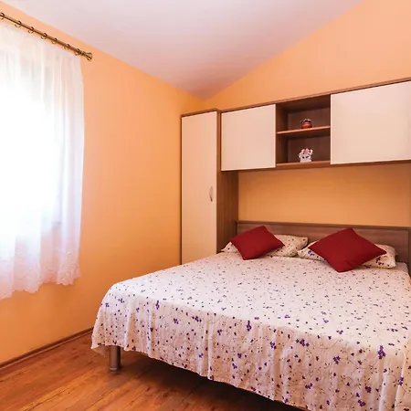 Apartment 1 Bedroom Cozy In Krusevo (Zadar)